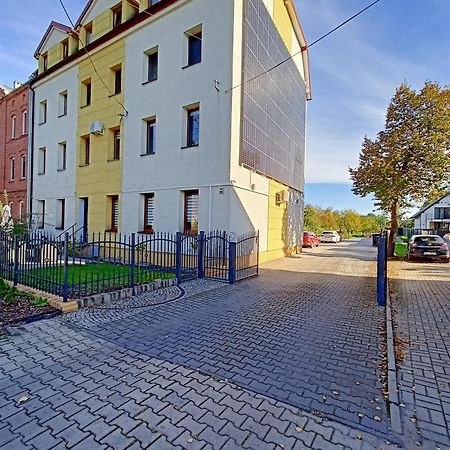 Apartament Radiostacja III Z Ogrodkiem, Parking Free Gliwice Exterior foto